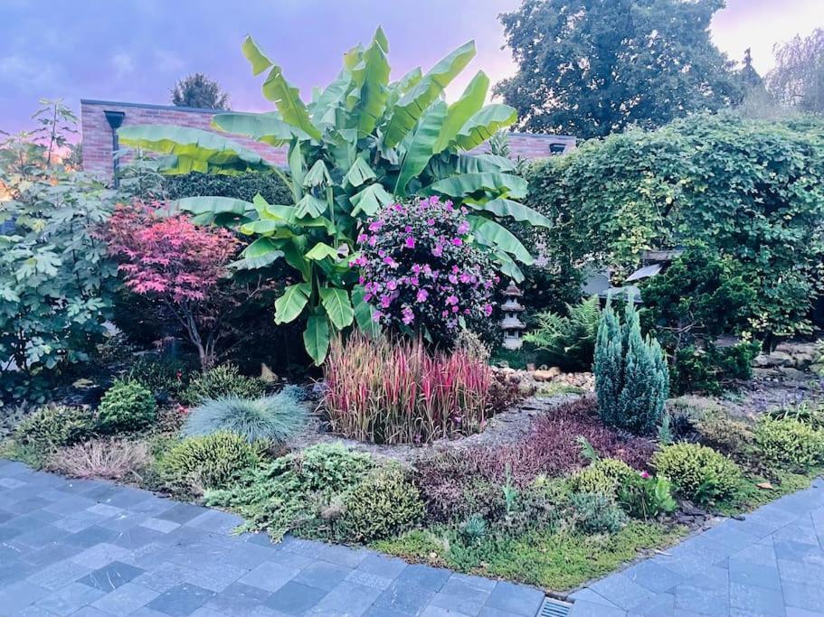 Prachtig Guesthouse Met Gratis Parkeren Maasmechelen Ngoại thất bức ảnh