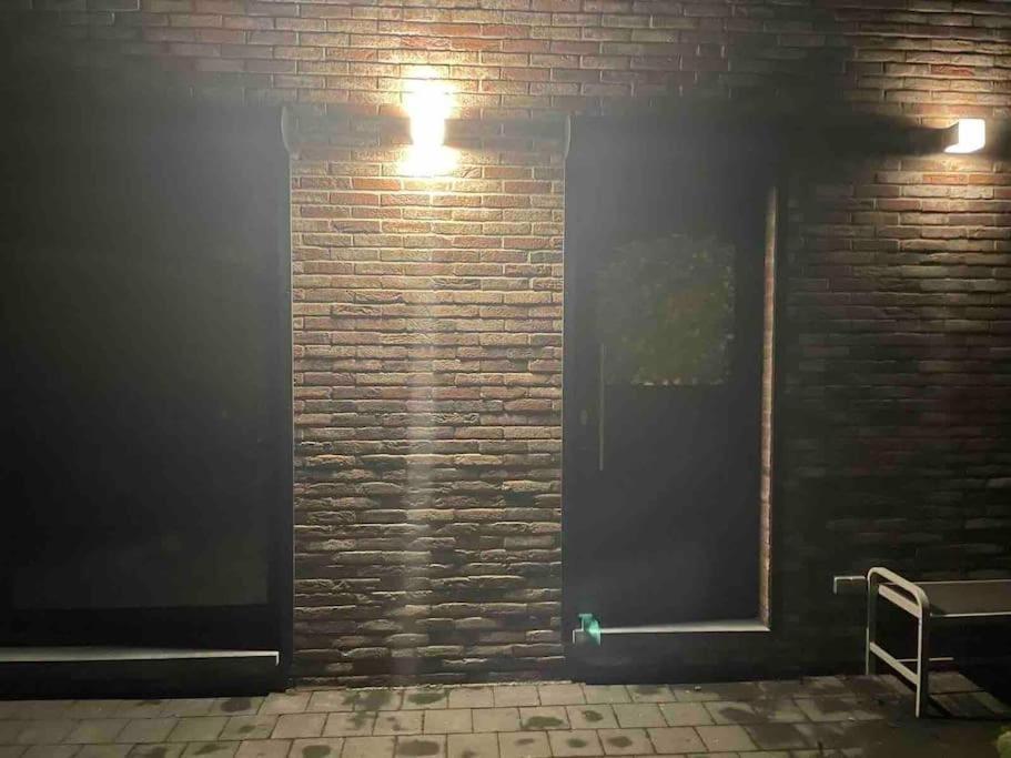 Prachtig Guesthouse Met Gratis Parkeren Maasmechelen Ngoại thất bức ảnh