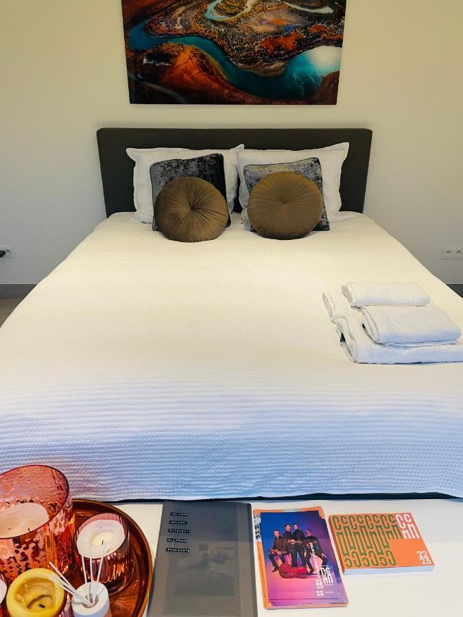 Prachtig Guesthouse Met Gratis Parkeren Maasmechelen Ngoại thất bức ảnh