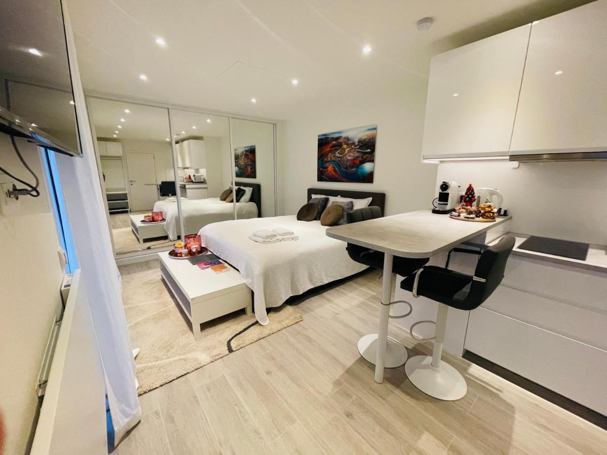 Prachtig Guesthouse Met Gratis Parkeren Maasmechelen Ngoại thất bức ảnh
