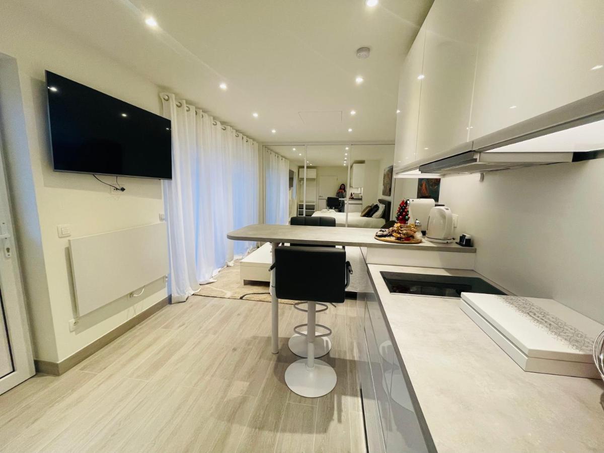 Prachtig Guesthouse Met Gratis Parkeren Maasmechelen Ngoại thất bức ảnh