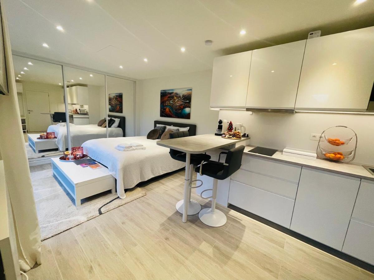 Prachtig Guesthouse Met Gratis Parkeren Maasmechelen Ngoại thất bức ảnh